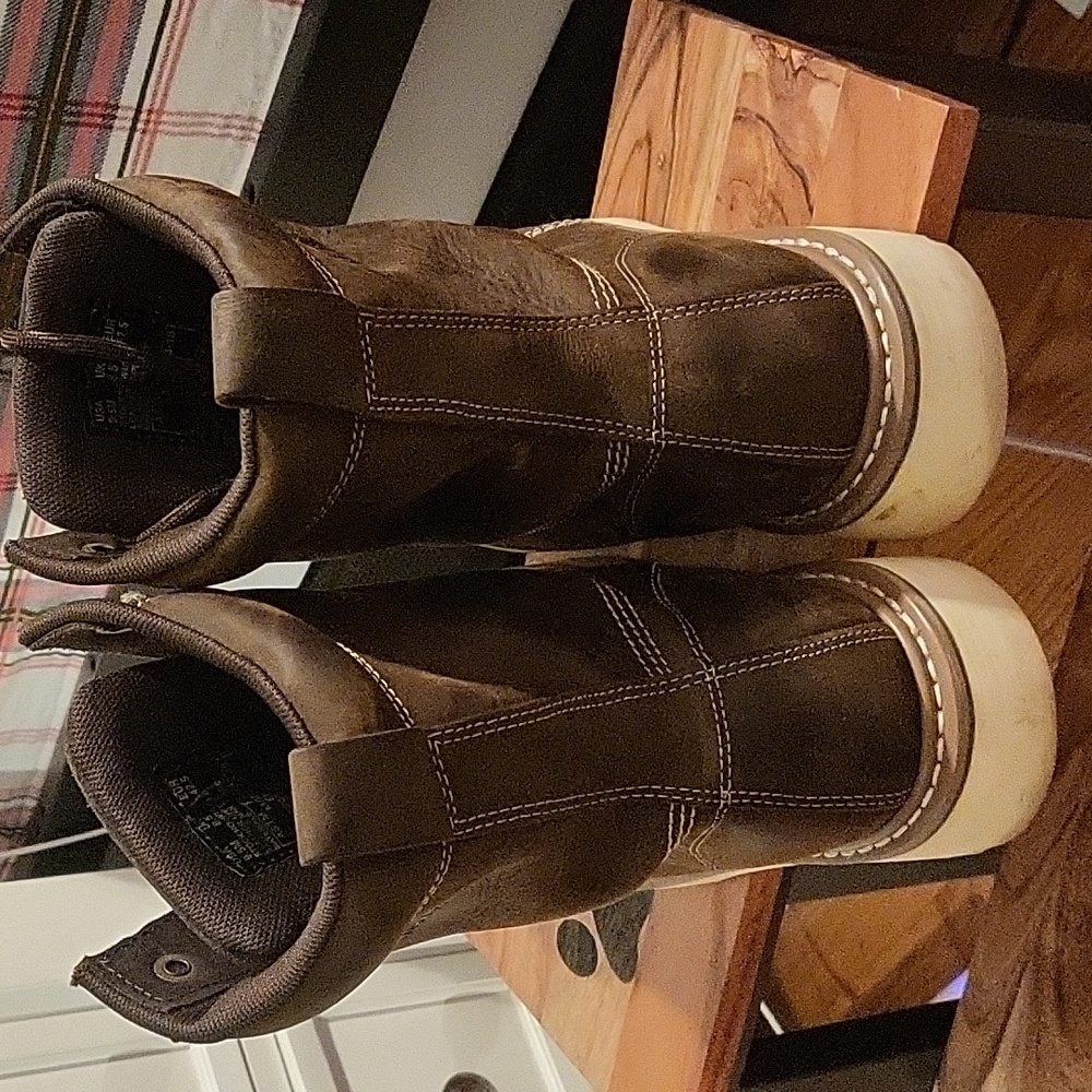 Wolverine Brown Steel Toe 8" 9.5M Boots - Picture 3 of 7
